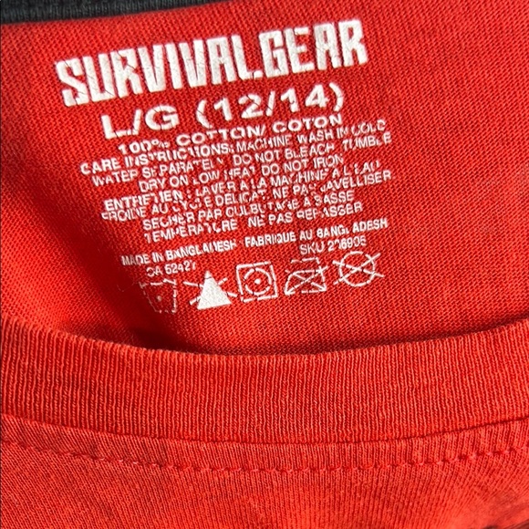 Vibrant Red Short Sleeve Tee with Graphic Design - Picture 2 of 6